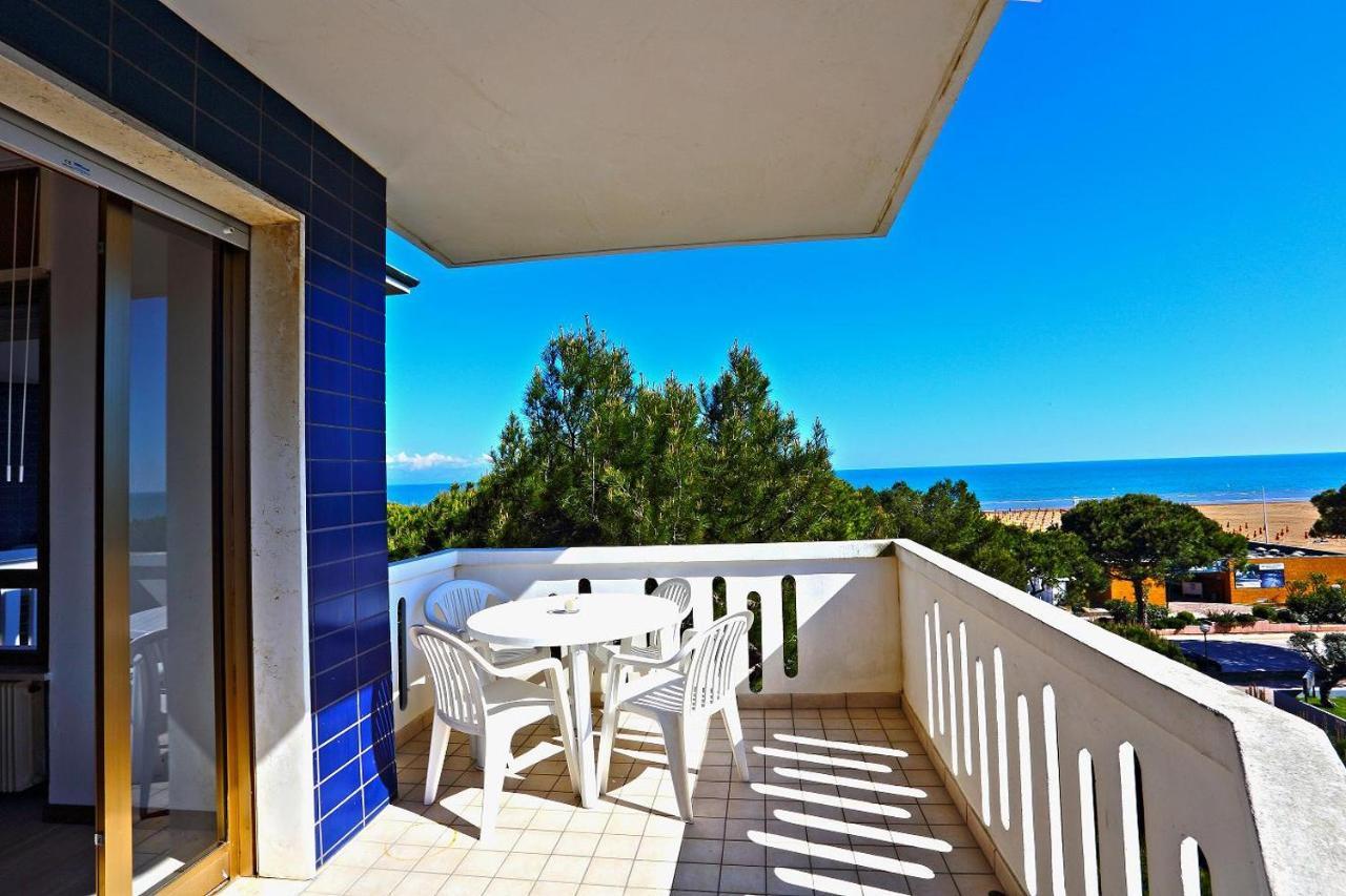 Apartment Blu Residence Lignano Sabbiadoro Exterior photo